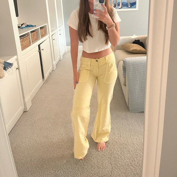 BABY YELLOW LOW RISE JEANS - Picture 2 of 3